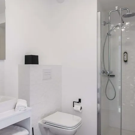 Adagio Access Lille 3*