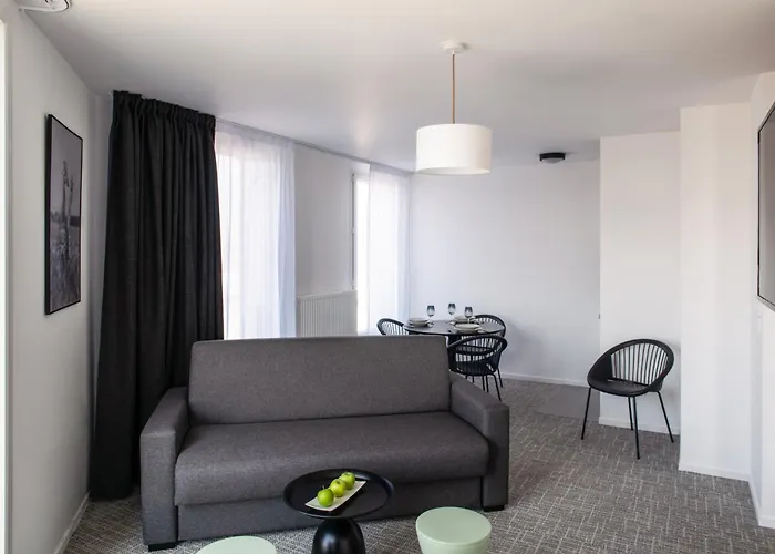 Adagio Access Lille 발뇌브다스크