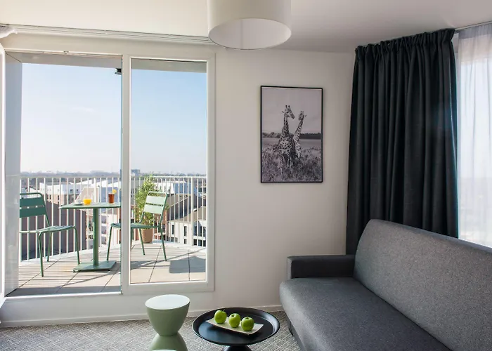 Adagio Access Lille 아파트호텔 3*