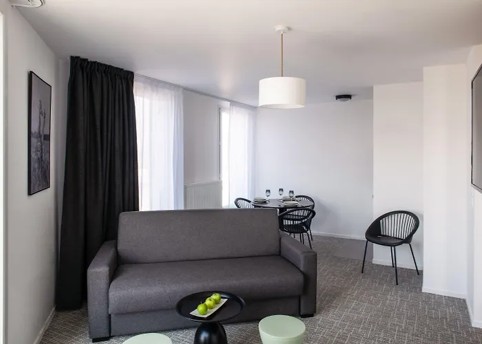 Adagio Access Lille 3* 발뇌브다스크